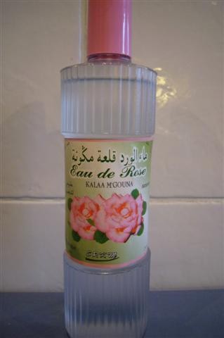 Eau de rose pure de Kelaa M'gouna, Maroc Soins de la peau